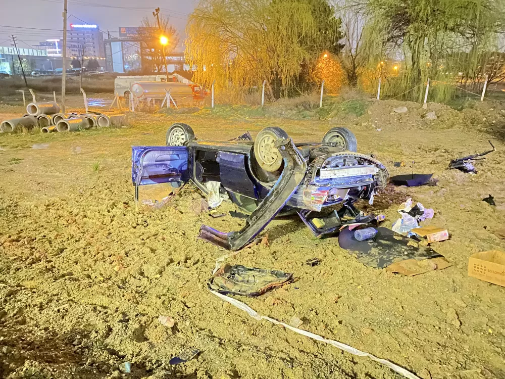 Ankara Yenimahalle'de  Aydınlatma Direğine Çarpan Otomobil Takla Attı! Sürücüsü Hayatını kaybetti