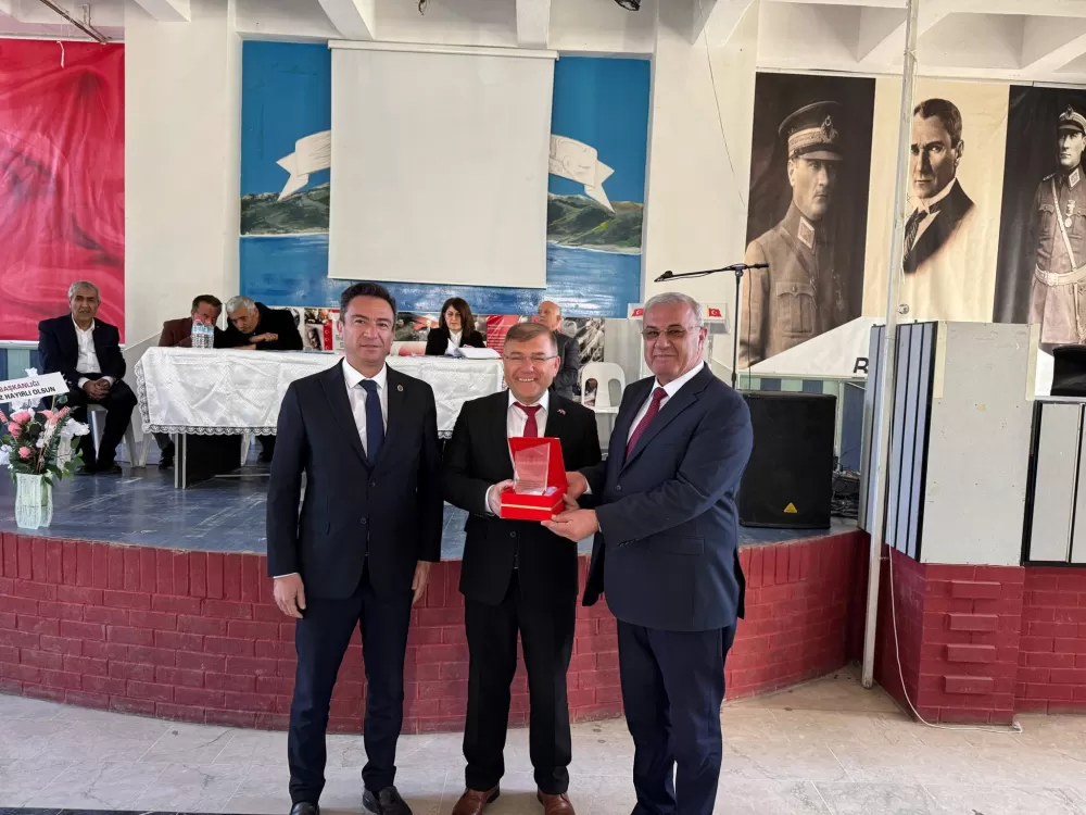 Yeşilova esnafı 'Devam' dedi Esnaf Odası'nda Erhan Sönmez güven tazeledi