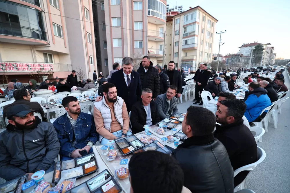 Başkan Ercengiz gönül sofrasında Aydınlıkevler ile buluştu