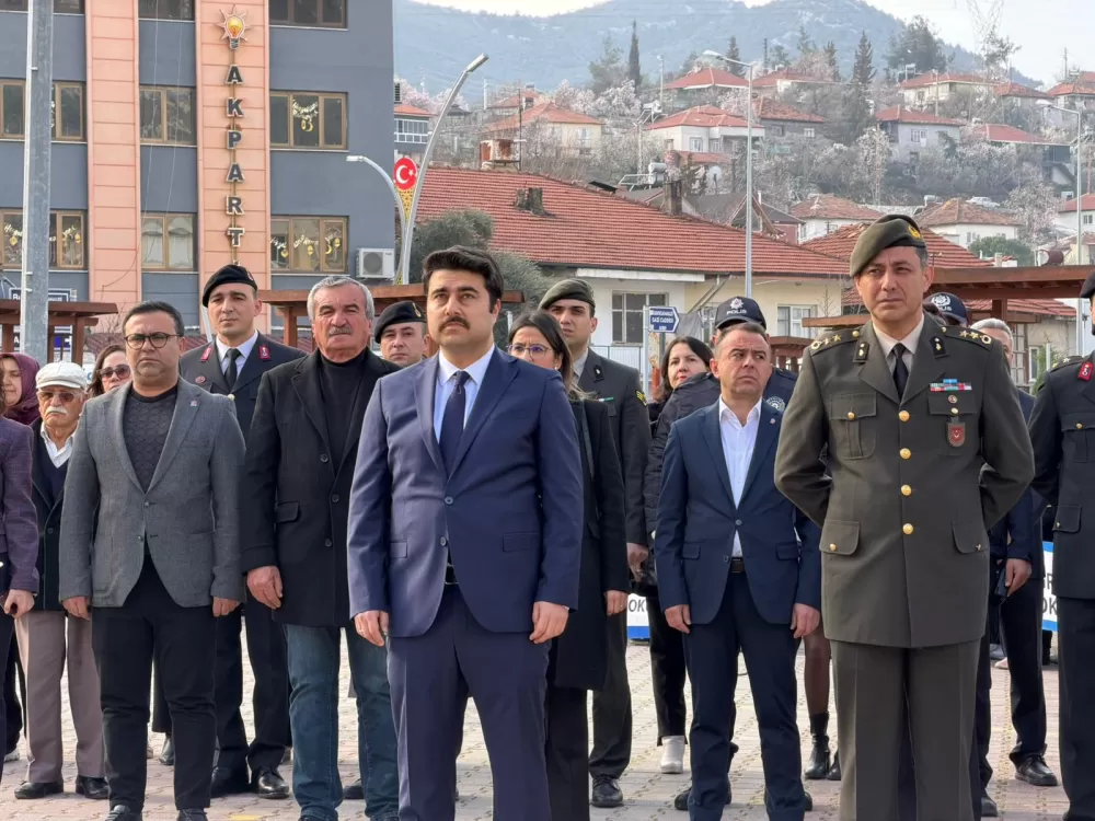 Bucak'ta 18 Mart Şehitleri Anma Günü'nde çelenk sunuldu