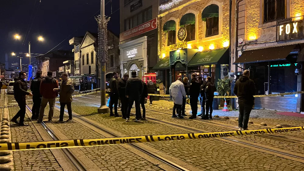 Kocaeli İzmit'te Eğlence mekanına silahlı saldırı: 2 ölü, 3 yaralı
