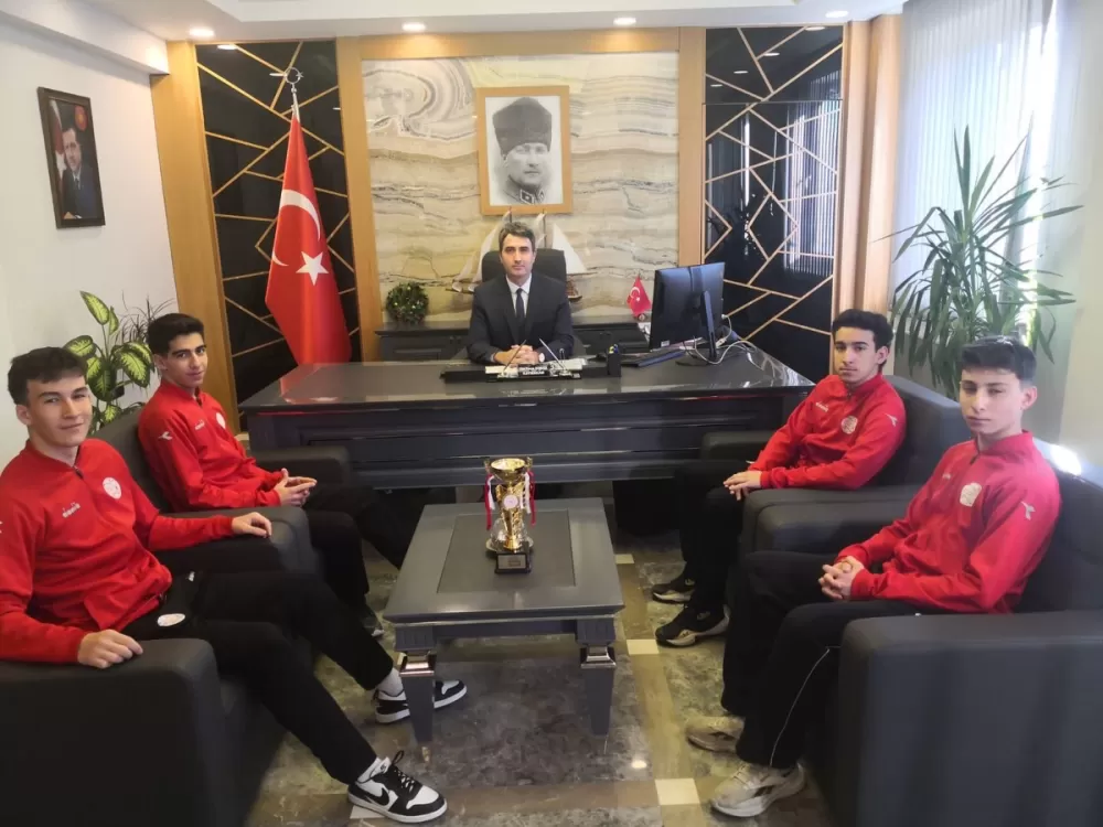 Bucak Adem Tolunay Fen Lisesinden Türkiye derecesi