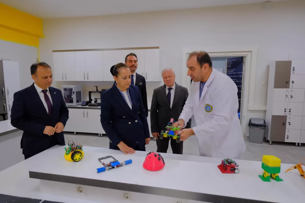 Vali Bilgihan’dan Burdur Mesleki ve Teknik Anadolu Lisesi’ne ziyaret