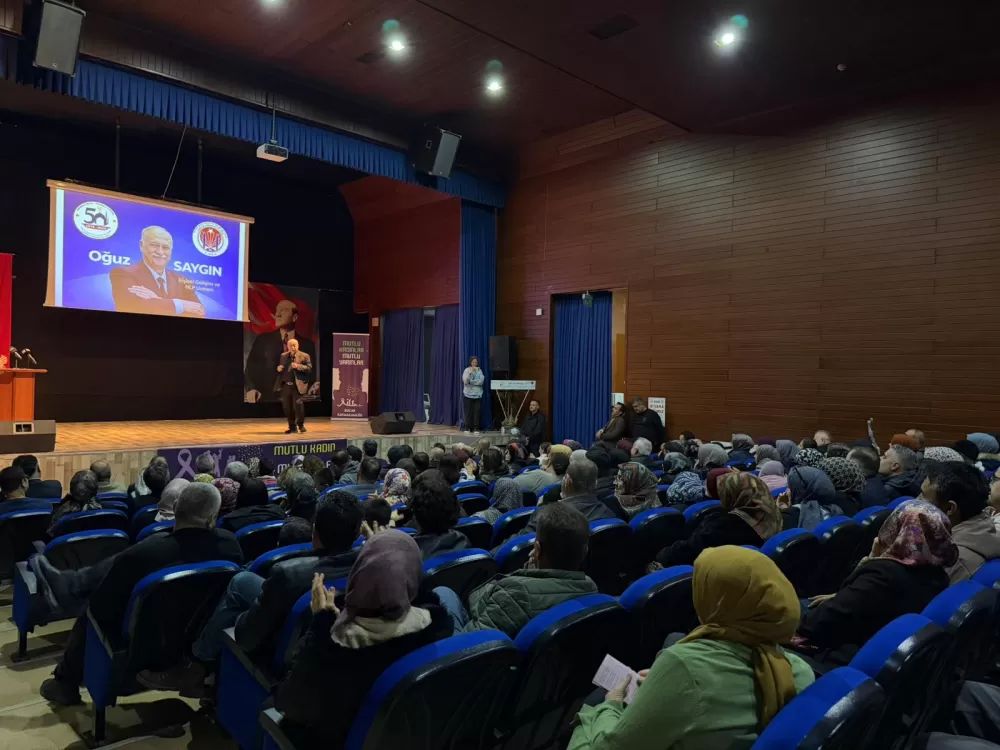 Bucak’ta eğitim ve kişisel gelişim buluşması Oğuz Saygın’dan ilham veren konferans