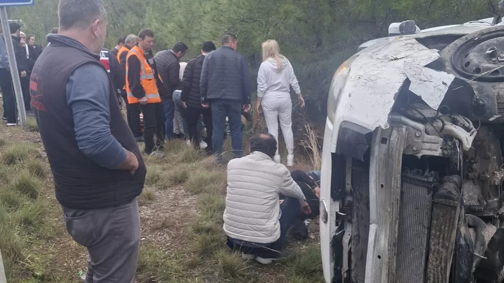 Manavgat   Akseki yolunda kaza 1 ağır 6 yaralı 