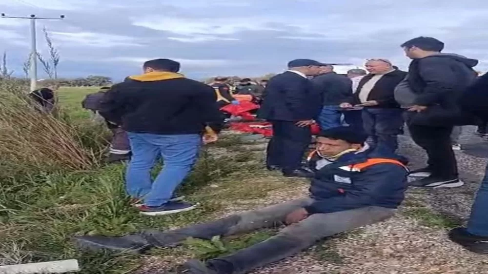 Manavgat’ta belediyeye ait çöp kamyonu ile kamyonetin çarpıştığı kazada 7 kişi yaralandı