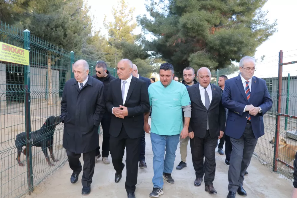 Tefenni'de dev iftar organizasyonu Ümit Özdağ da konuk oldu