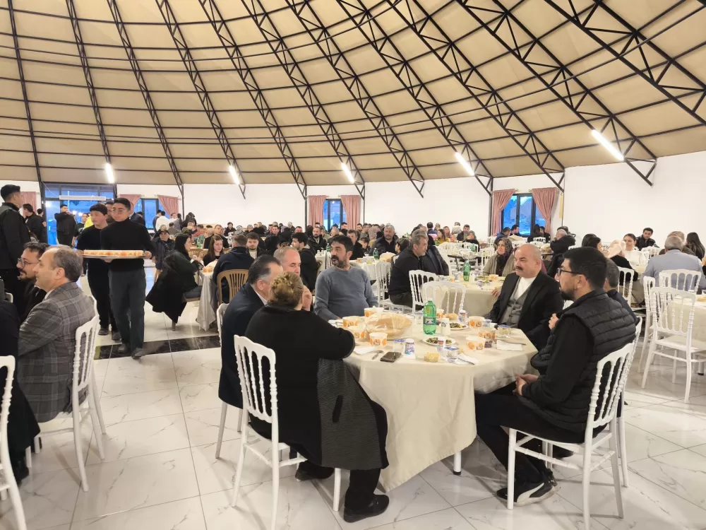 Tefenni'de dev iftar organizasyonu Ümit Özdağ da konuk oldu