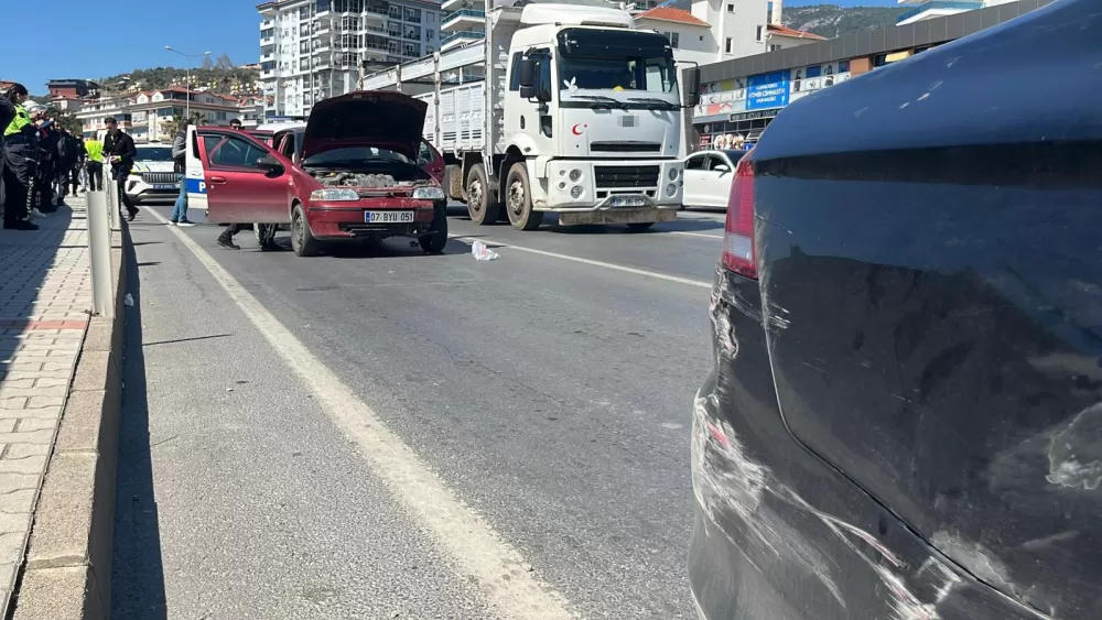 Antalya'da 'dur' ihtarına uymayıp kaçtı! 10 km sonra yakalandı 357 bin liralık oldu