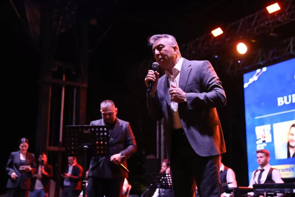 Antalya Cam Piramit'te Karadeniz ve Burdur rüzgarı esti