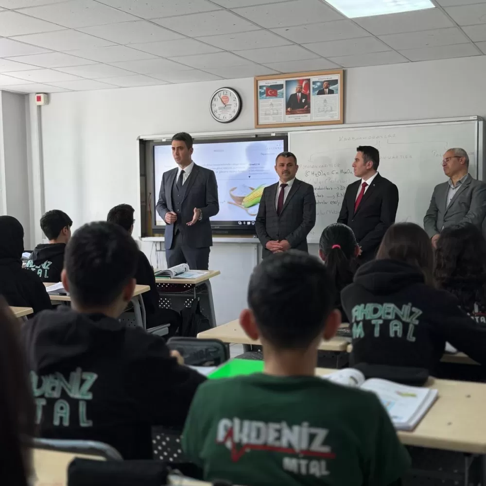 Kaymakam Kuruca’dan mesleki eğitime tam destek Sınıflarda gelecek planları konuşuldu