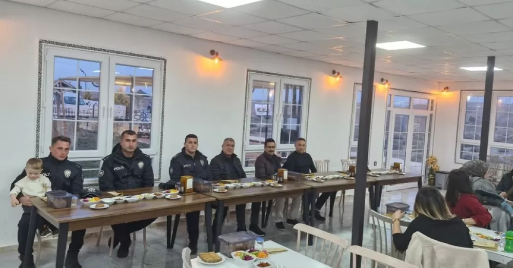 Yeşilova Kaymakamı Turan emniyet personeli ve aileleriyle iftarda buluştu