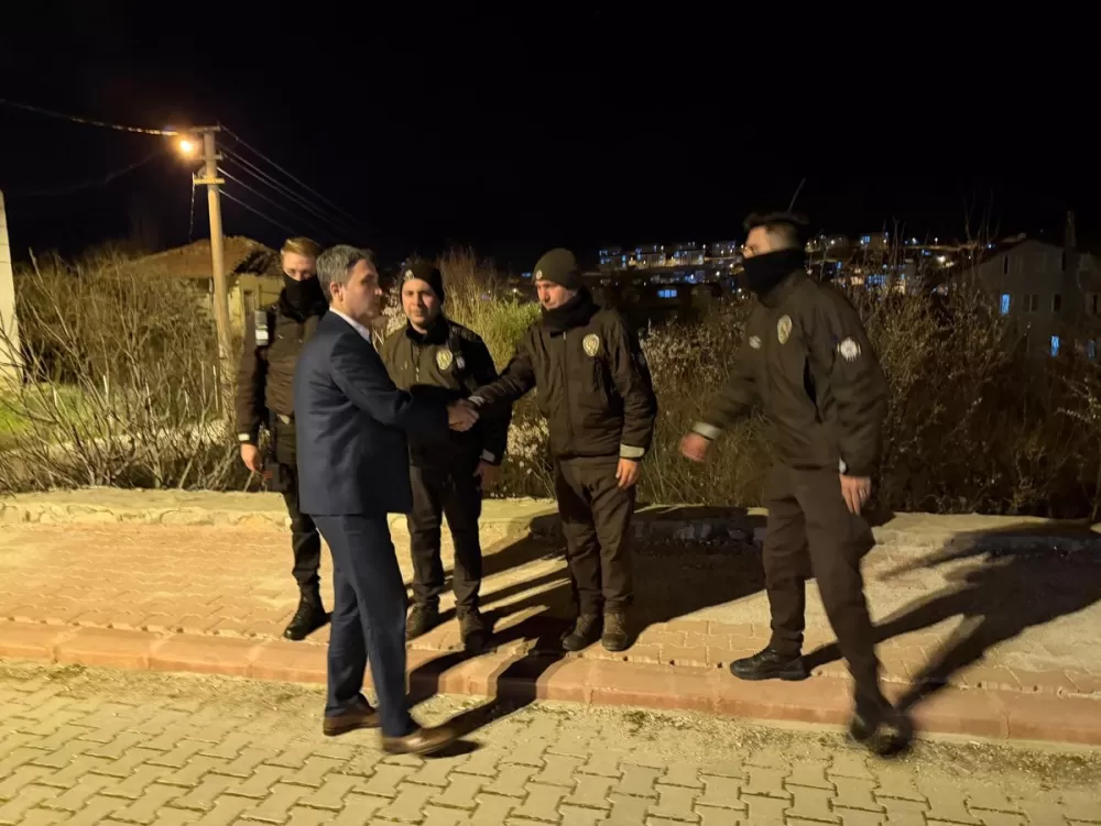 Bucak Kaymakamı Kuruca'dan KYK bölgesindeki güvenlik güçlerine Kadir Gecesi ziyareti