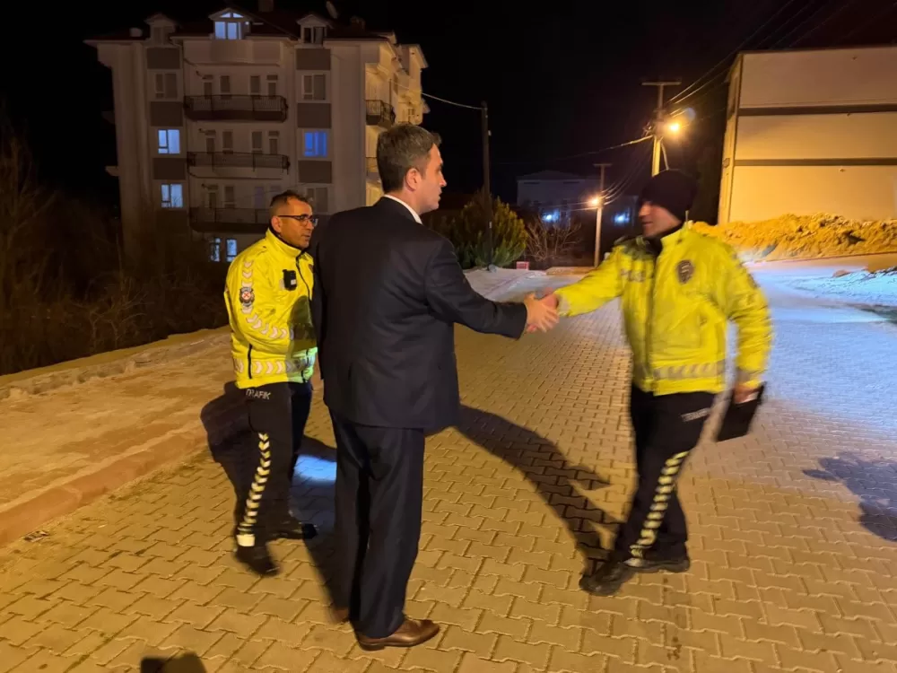 Bucak Kaymakamı Kuruca'dan KYK bölgesindeki güvenlik güçlerine Kadir Gecesi ziyareti