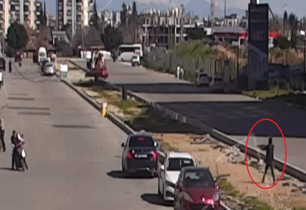 Antalya’da otomobile pompalı tüfekli saldırı 60 milyon TL’lik şantaj iddiası