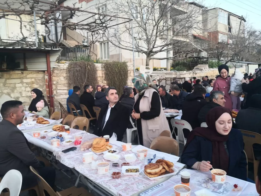 Sanayi Mahallesi sakinleri iftar sofrasında buluştu Kaymakam Kuruca da katıldı