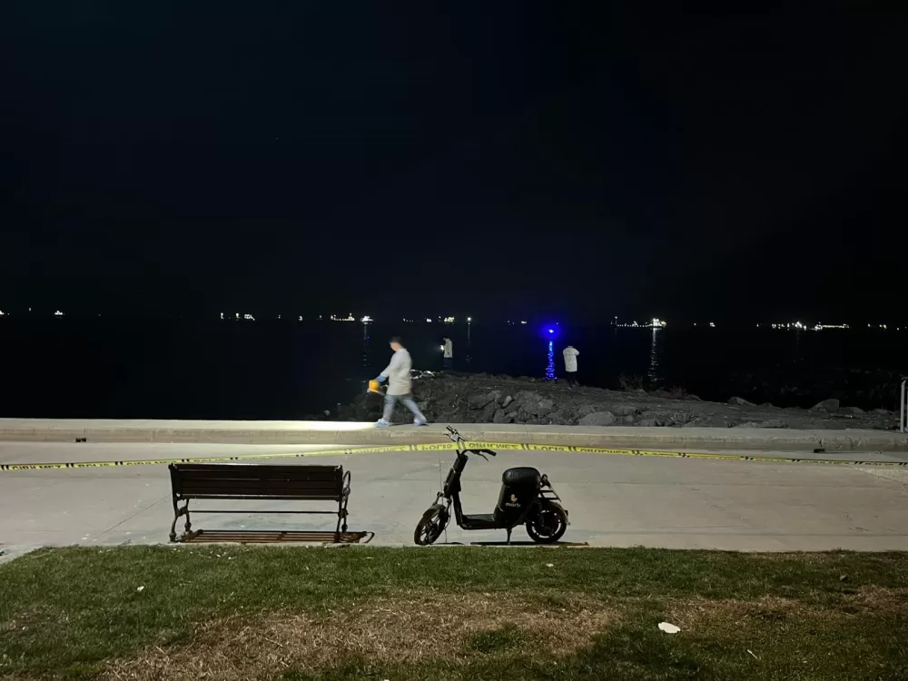 İstanbul Zeytinburnu sahilinde kıyıda oturuyorlardı denizde kadın ve Küçük kızın cesedi bulundu