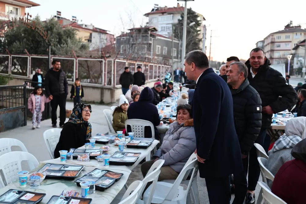 Başkan Ercengiz gönül sofrasında Aydınlıkevler ile buluştu