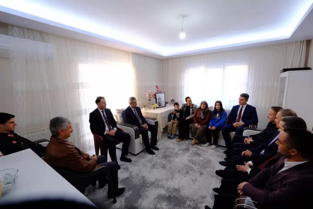 Vali Bilgihan’dan Bucak’ta şehit yakını ve gazilere anlamlı ziyaret