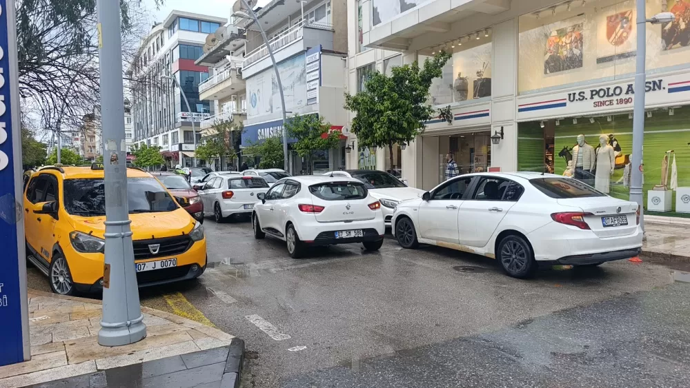 Antalya'da cezai işleme rağmen vazgeçmiyorlar! Ekipler gözlerinin yaşına bakmıyor