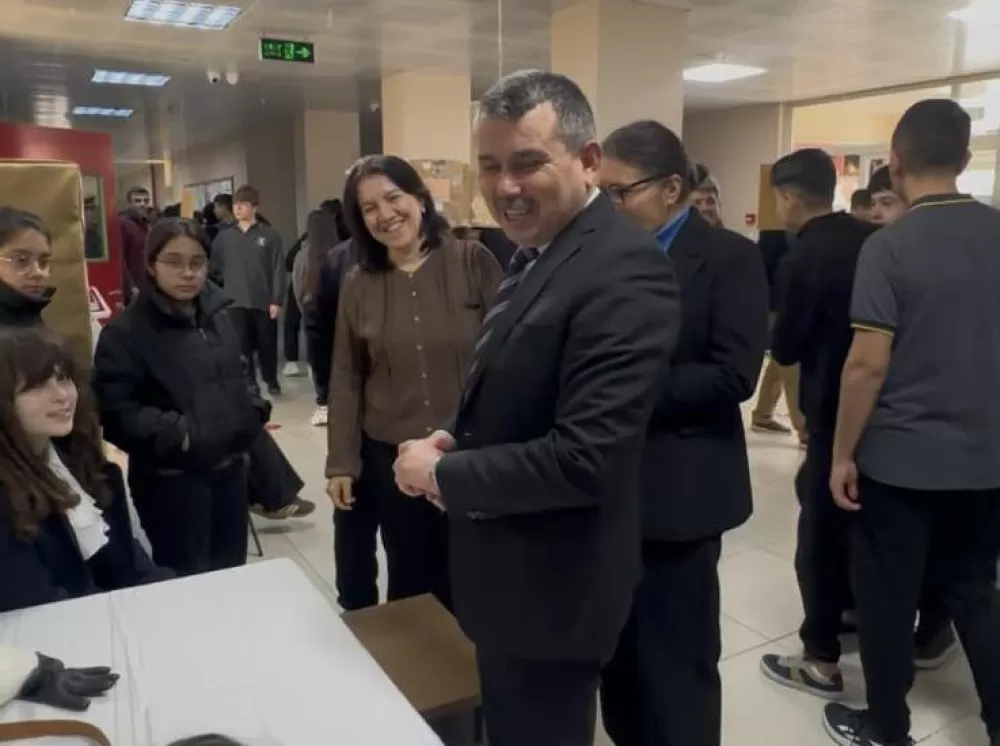 Bucak'ta kütüphaneler haftası kapsamında 'Yazarlar ve Şairler Sokağı' kuruldu