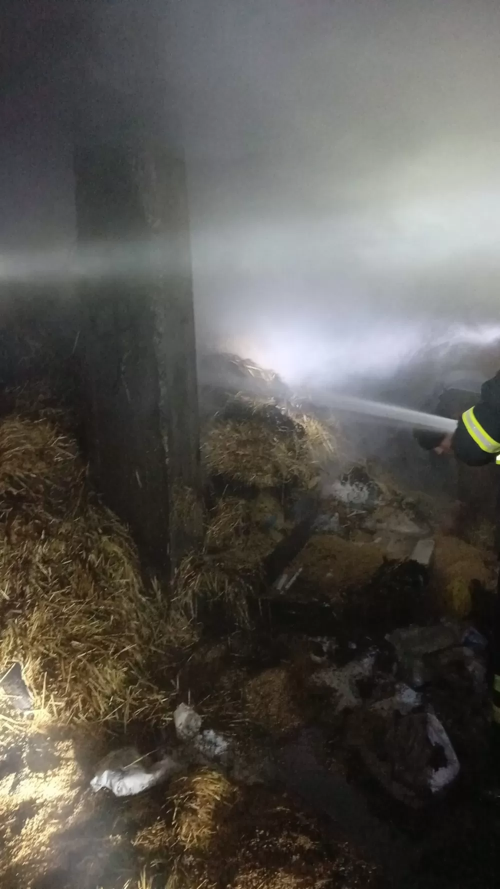 Bucak'ta gece yarısı korkutan yangın Ekipler seferber oldu