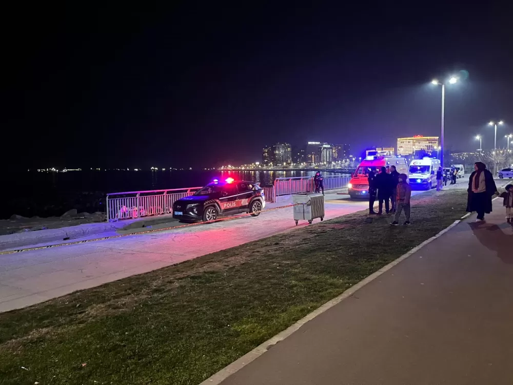 İstanbul Zeytinburnu sahilinde kıyıda oturuyorlardı denizde kadın ve Küçük kızın cesedi bulundu