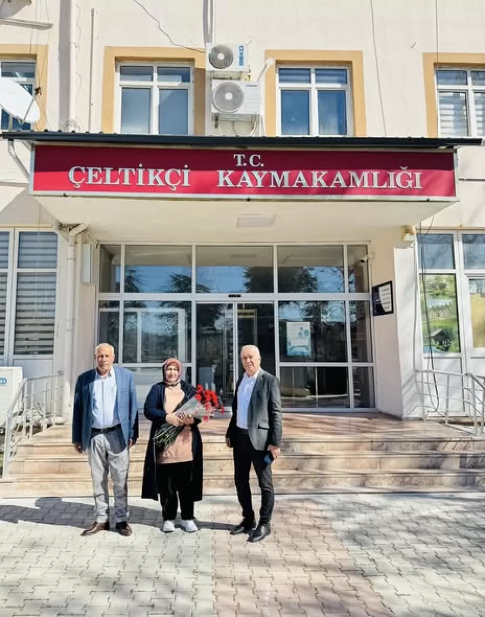 Çeltikçi’de Kadınlar Günü Başkan Ezin tek tek kutladı