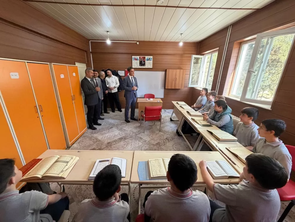 Kaymakam Kuruca’dan Bucak Erkek Yatılı Kur’an Kursu’na ziyaret