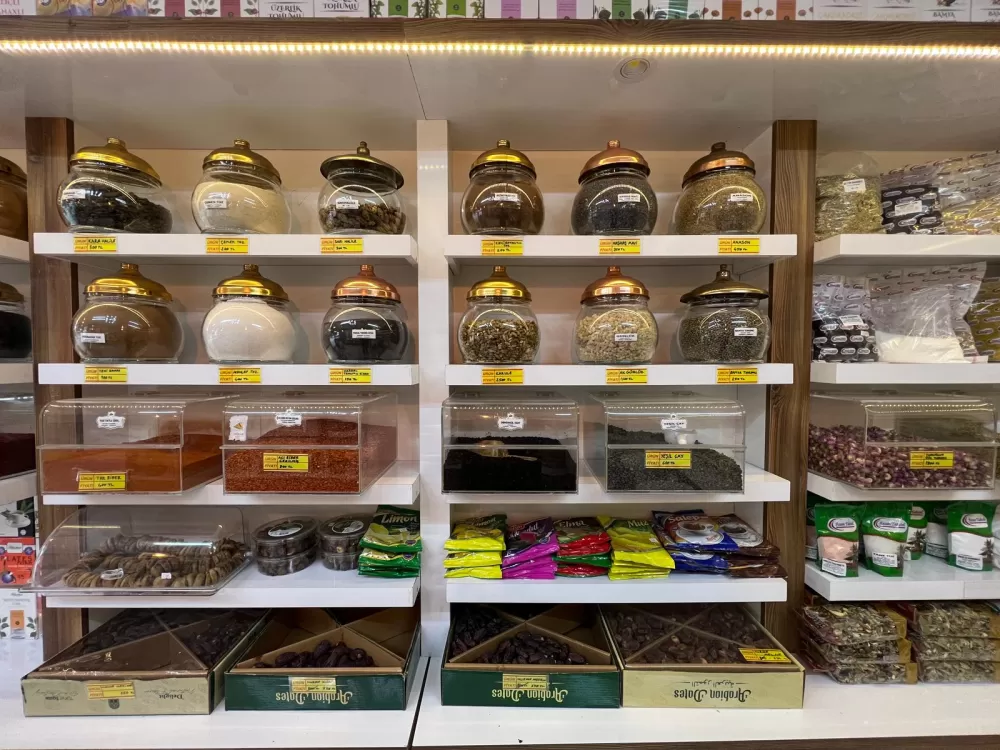 Bucak’ta Aktarzade hizmete açıldı! Açılışa özel %15 indirim