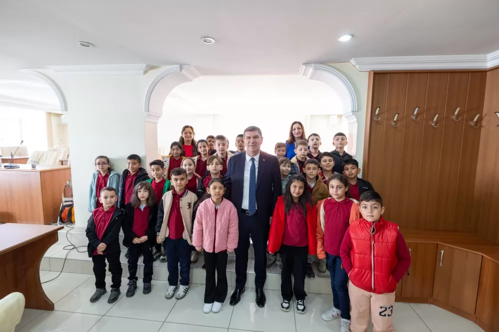 Burdur’da öğrenciler belediye yönetimini yerinde deneyimledi