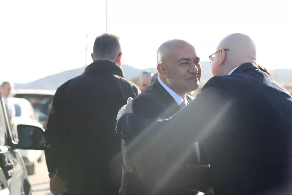 Tefenni'de dev iftar organizasyonu Ümit Özdağ da konuk oldu