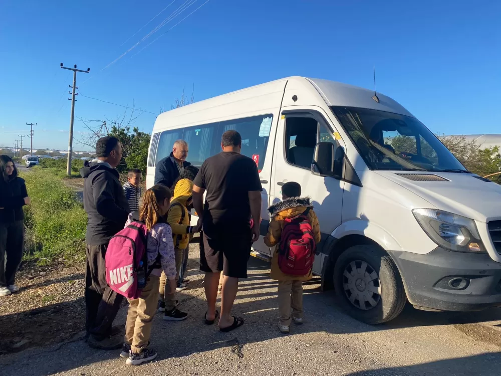 Manavgat’ta traktör kasasında okul yolculuğu sona erdi İlkokul öğrencilerine servis tahsis edildi