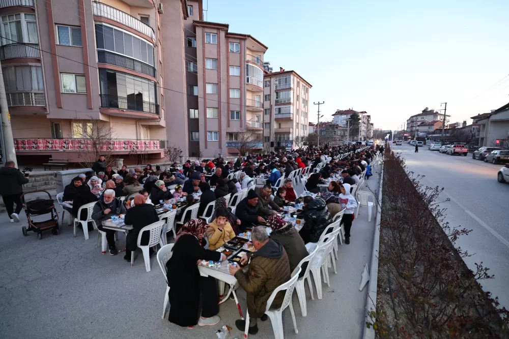 Başkan Ercengiz gönül sofrasında Aydınlıkevler ile buluştu