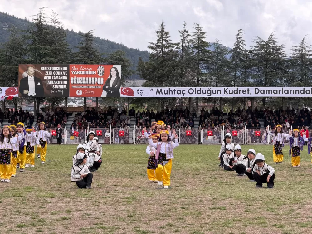 Bucak’ta 23 Nisan coşkusu 106. Yıl dolu dolu kutlandı