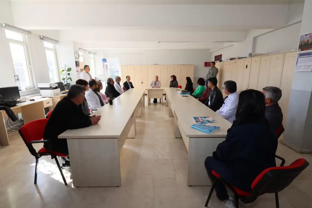 Burdur Valisi Bilgihan Sınıfları Tek Tek Gezdi