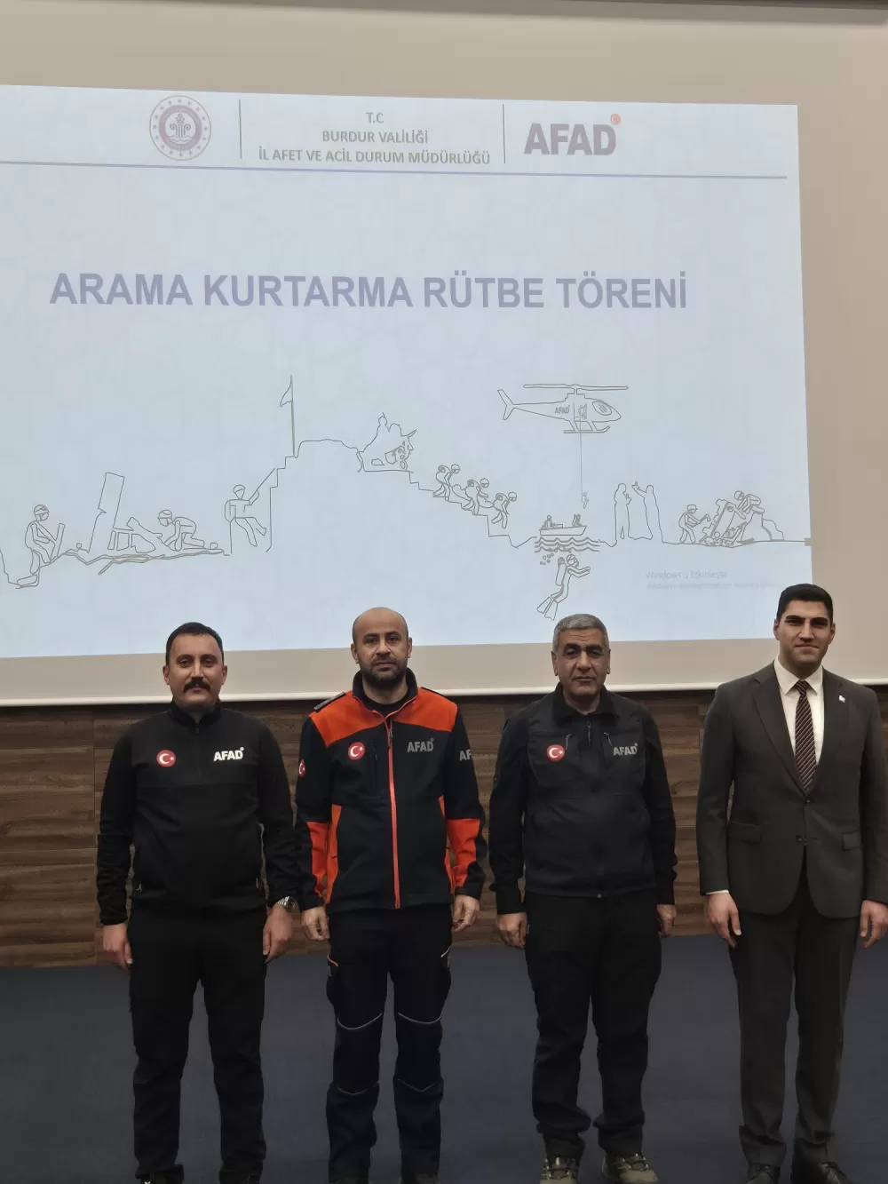 Burdur AFAD personeline yeni rütbe ve bröveleri törenle takdim edildi