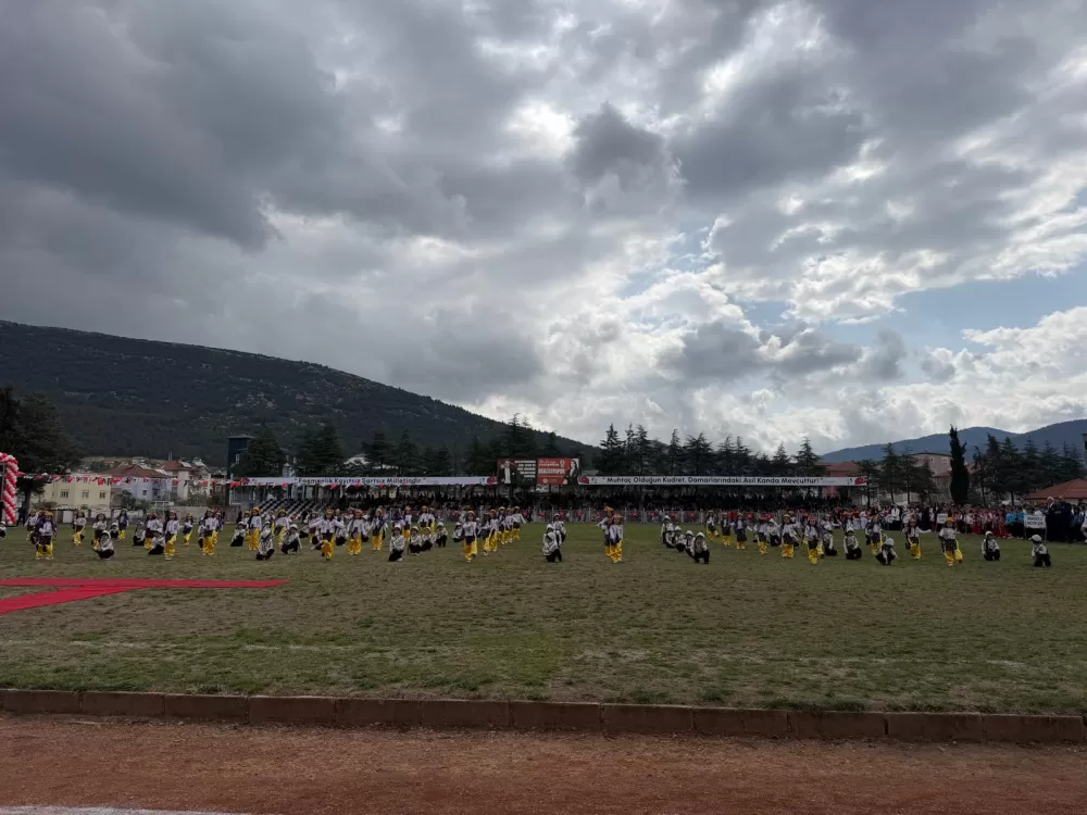Bucak’ta 23 Nisan coşkusu 106. Yıl dolu dolu kutlandı