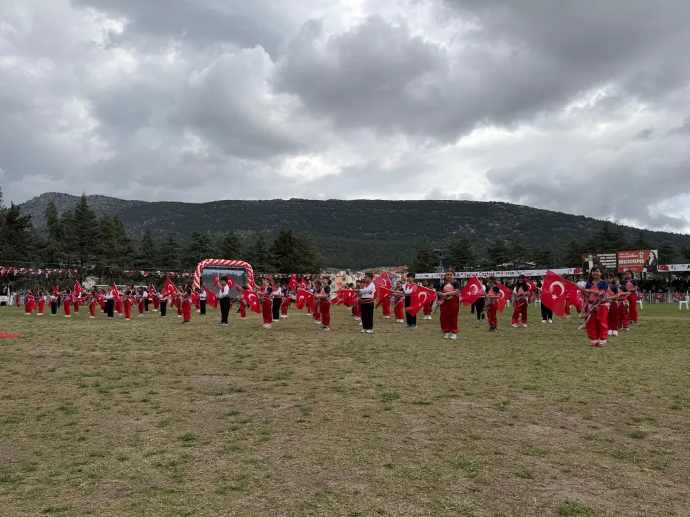 Bucak’ta 23 Nisan coşkusu 106. Yıl dolu dolu kutlandı
