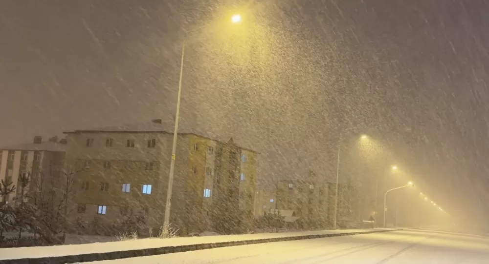 Kars Sarıkamış'ta Kar kalınlığı 15 santimetreyi aştı