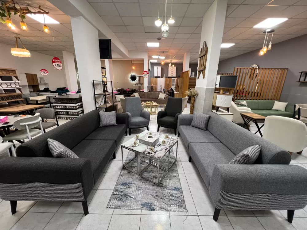 Bucak’ta Modern Mobilya Kapılarını Açtı