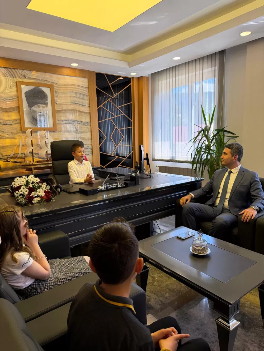 Geleceğin yöneticileri Bucak’ta iş başında 23 Nisan’da koltuk devri