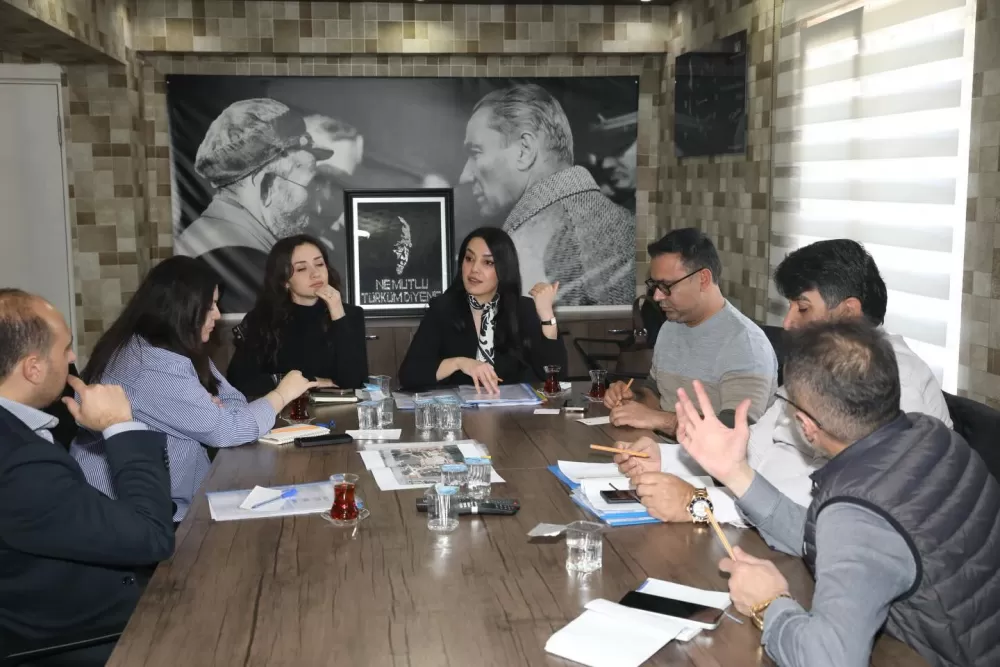 Başkan Hülya Gümüş birim müdürleriyle toplandı! Yeni haftanın yol haritası çizildi