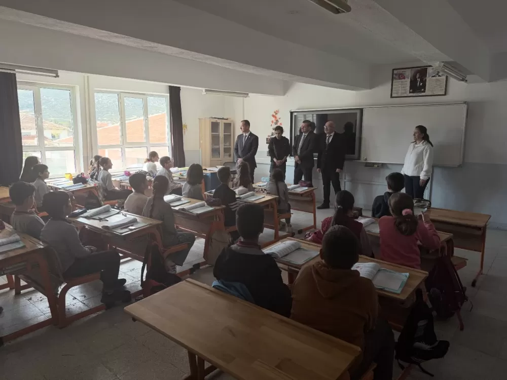 Kaymakam Özgü Özen Bayır Şehit Halil Çelik ortaokulunu ziyaret etti