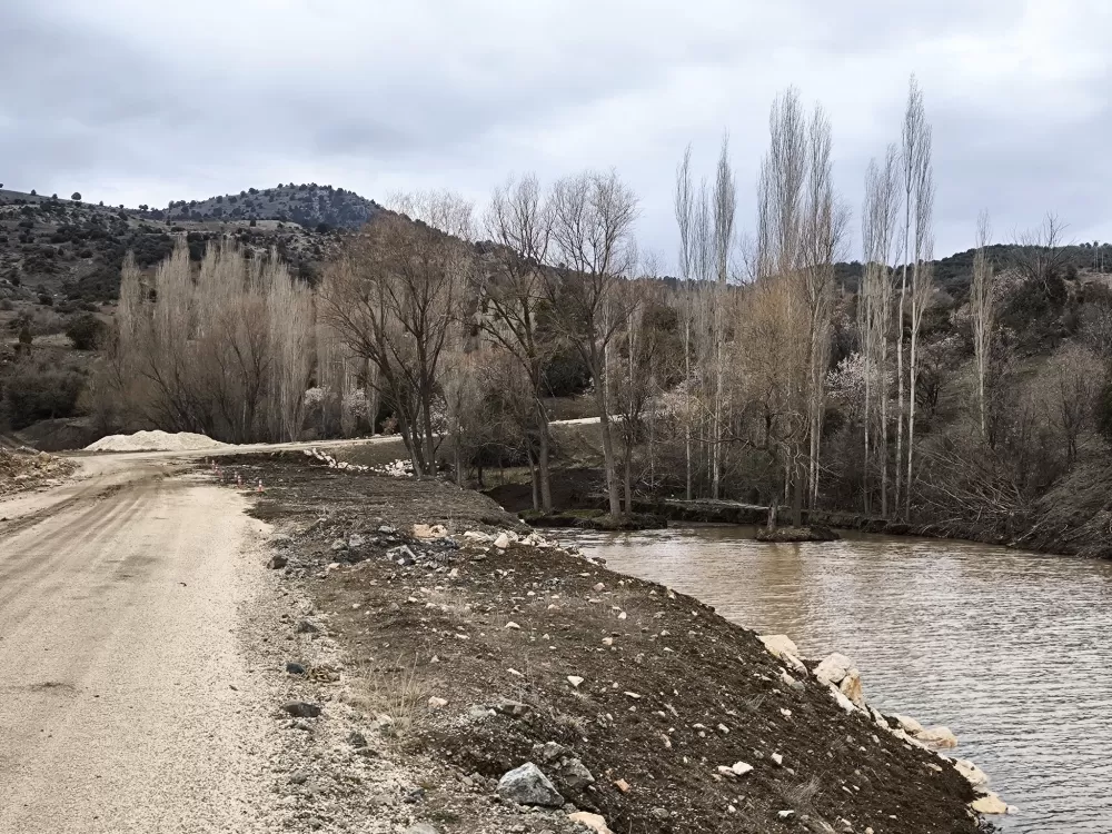 Tefenni Barajı kıyı şeridi yenileniyor Başkan Alagöz'den çevre kirliliği ve güvenlik uyarısı