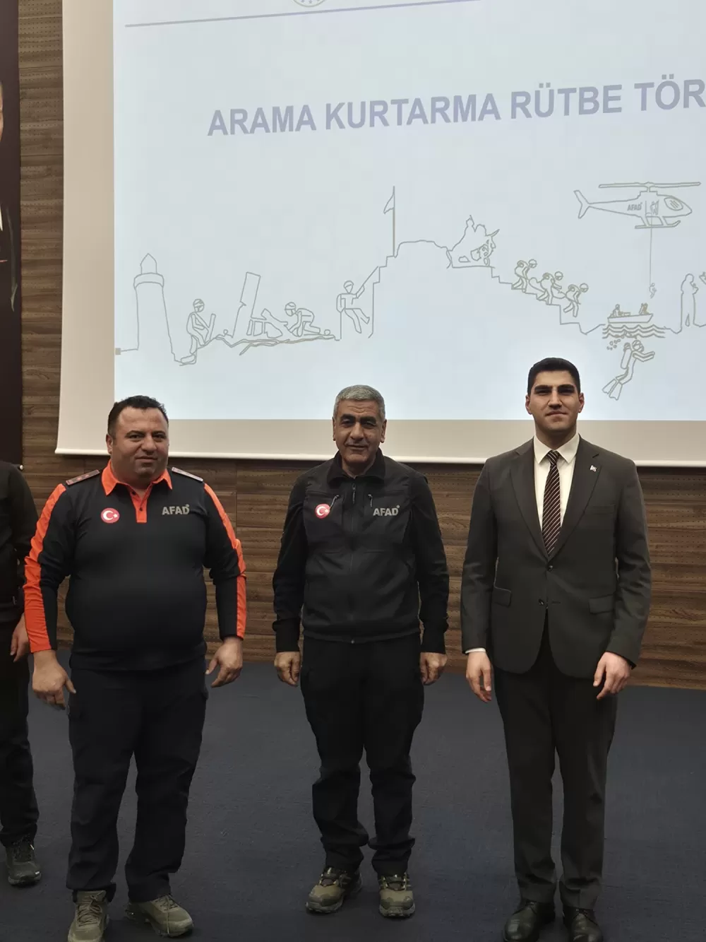 Burdur AFAD personeline yeni rütbe ve bröveleri törenle takdim edildi