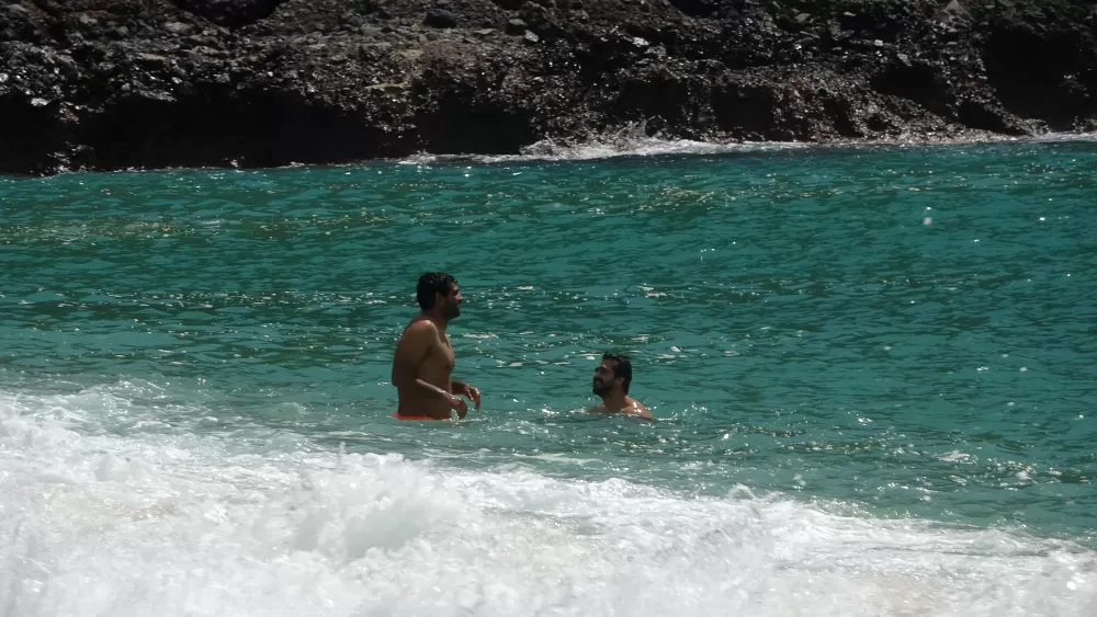 Alanya'da bahar havası! Hava sıcaklığı 21 dereceye çıktı, turistler sahile akın etti