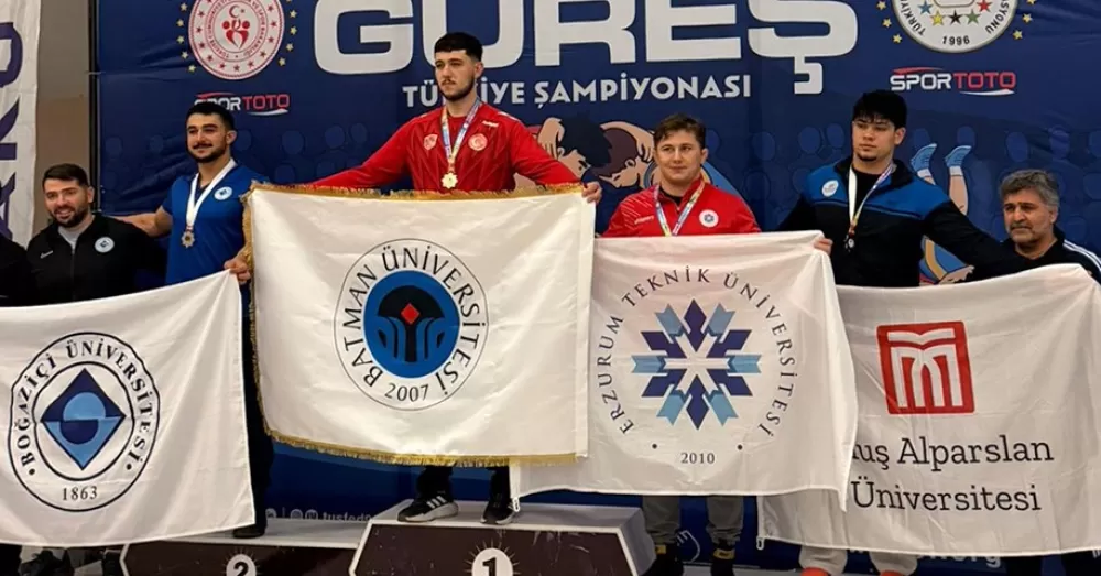  Erzurum Teknik Üniversitesi Burdur MAKÜ 'de yapılan Türkiye Güreş Şampiyonasına damga vurdu