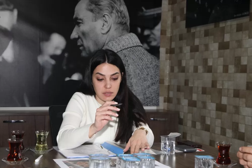 Başkan Hülya Gümüş birim müdürleriyle toplandı! Bucak için yeni adımlar planlandı