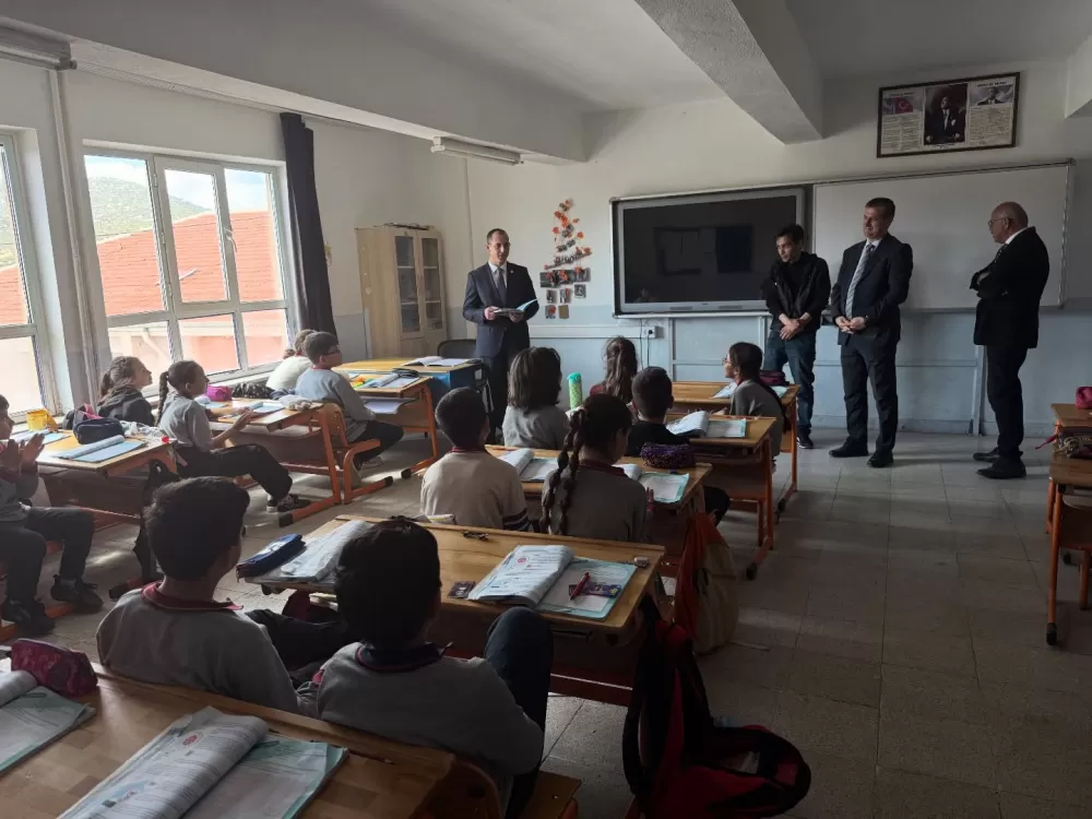 Kaymakam Özgü Özen Bayır Şehit Halil Çelik ortaokulunu ziyaret etti